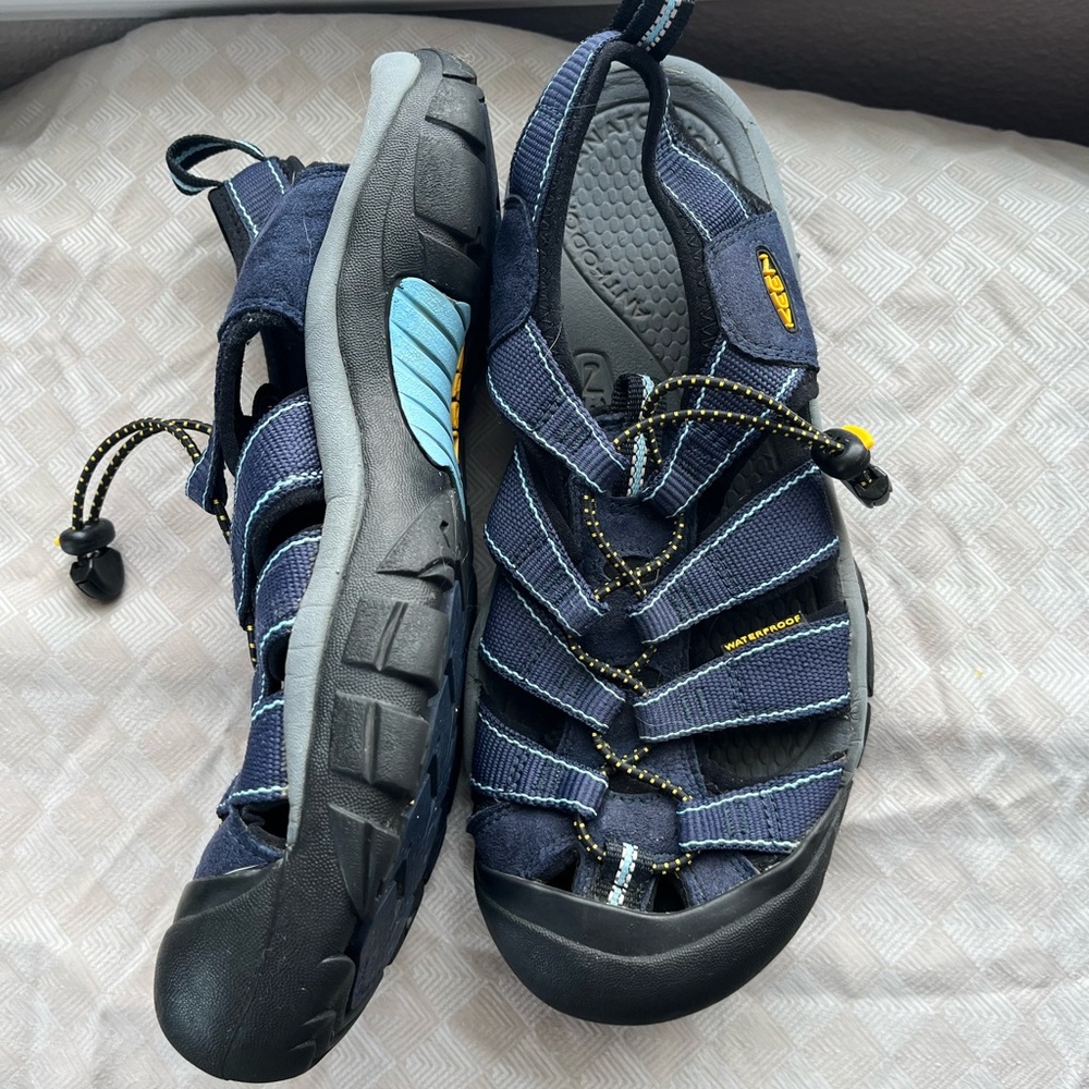Keen waterproof sandals women’s size 9.5